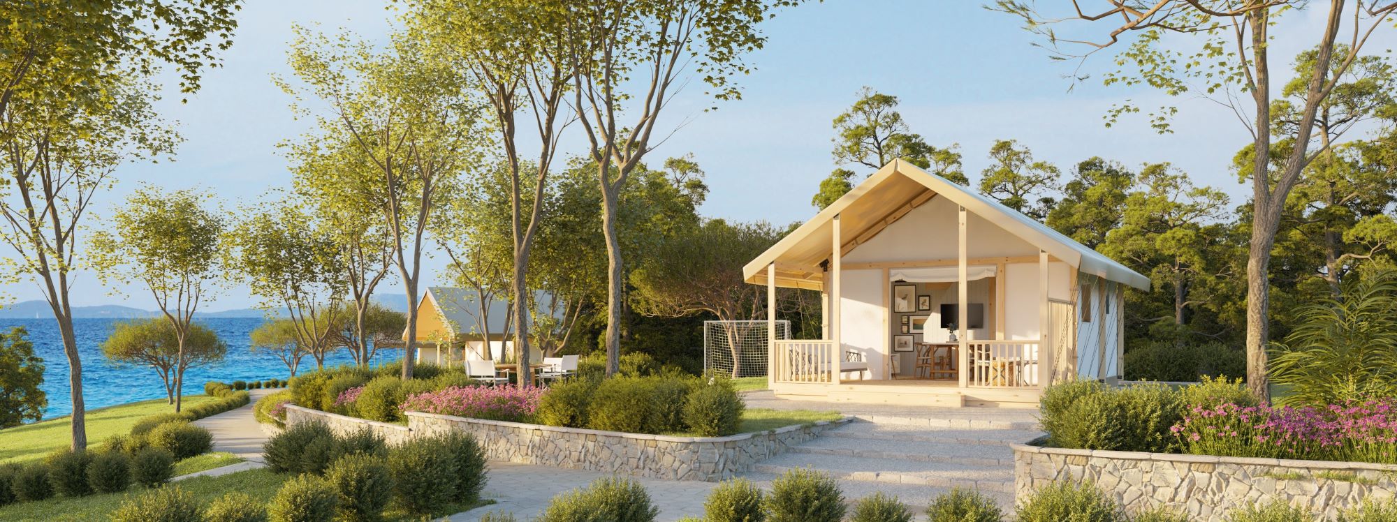 Glamping šatori u kampu pored mora